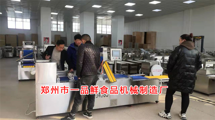 許昌客戶做燴面批發淘汰舊設備考察自動疊片燴面機(圖4) 微信圖片_20211223155623.jpg