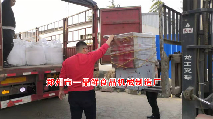 浙江臺州客戶訂購的自動疊片燴面機發貨啦(圖3) 浙江臺州客戶訂購的自動疊片燴面機發貨啦(圖3)