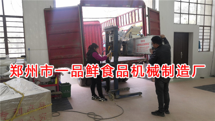 山西長治客戶訂購的1型面館用燴面機發貨啦(圖2) 山西長治客戶訂購的1型面館用燴面機發貨啦(圖2)
