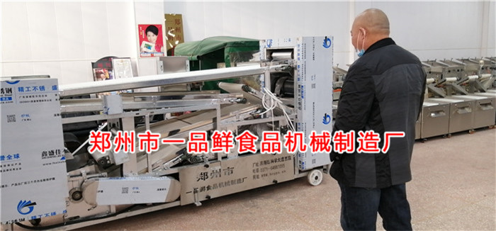 周口客戶訂購3型全套燴面機(jī)設(shè)備(圖1) 周口客戶訂購3型全套燴面機(jī)設(shè)備(圖1)