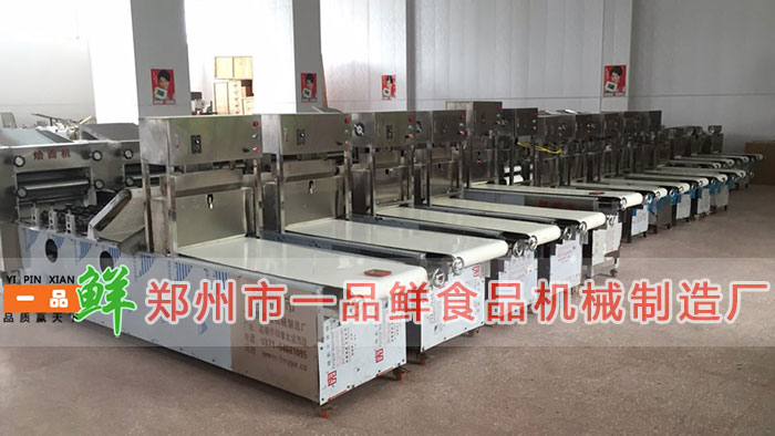 型燴面機HMJ-7(500型)(圖3) 倉庫中的HMJ-7型(500型)燴面機