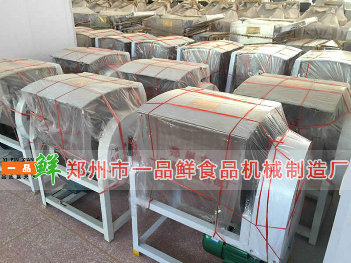 成品倉庫中的和面機 成品倉庫中的和面機