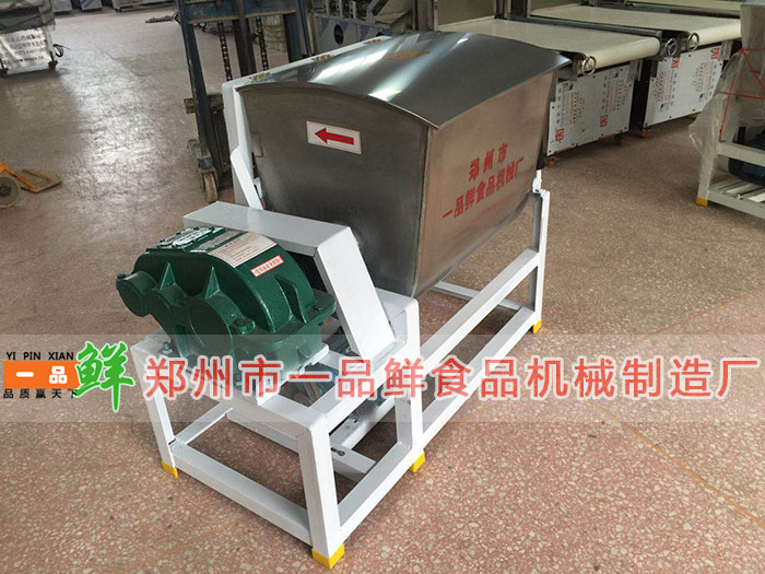 成品倉庫中的和面機 成品倉庫中的和面機