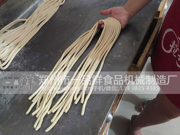 山西陜西棍棍面、西北拉條子(圖5) 山西陜西棍棍面、西北拉條子(圖5)