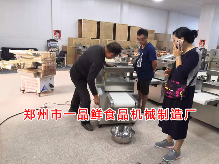 師傅現場調試機器 師傅現場調試機器