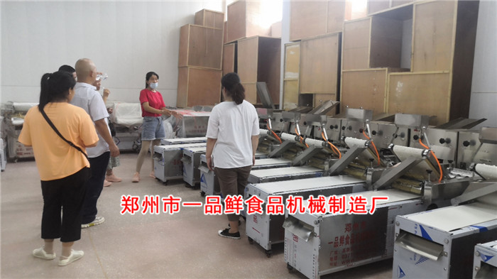 開封客戶考察一品鮮燴面機 開封客戶考察一品鮮燴面機