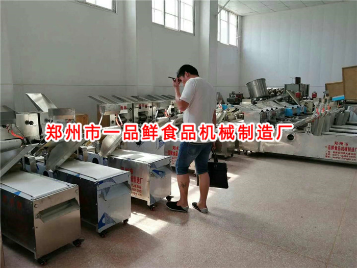 小潘在一品鮮設(shè)備展廳 小潘在一品鮮設(shè)備展廳