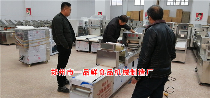 客戶訂購(gòu)燴面機(jī)開始調(diào)試 客戶訂購(gòu)燴面機(jī)開始調(diào)試