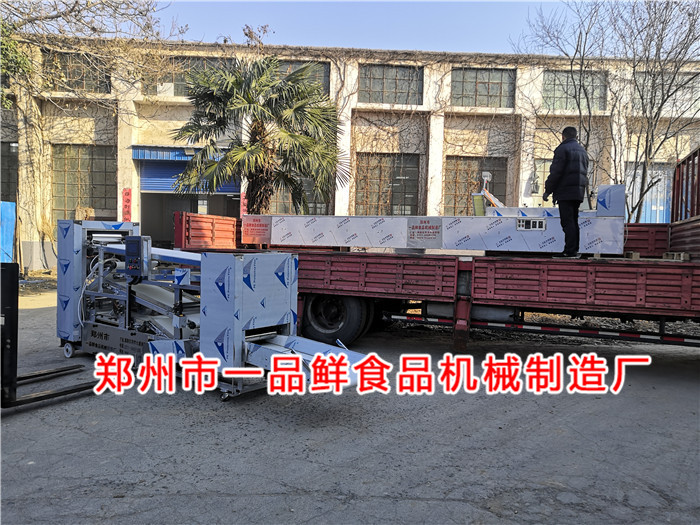 智能式揉壓機(jī)開始裝車 智能式揉壓機(jī)開始裝車