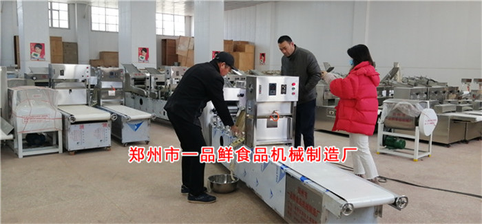 客戶訂購的燴面機開始調試 客戶訂購的燴面機開始調試