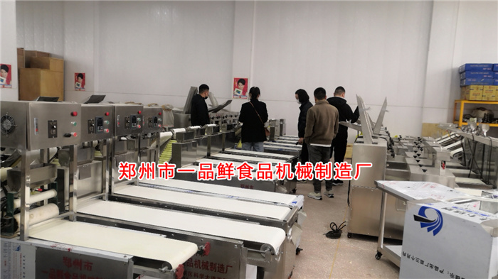 客戶考察燴面機(jī) 客戶考察燴面機(jī)