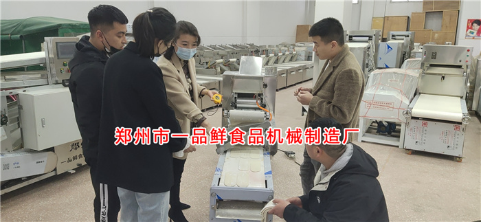 燴面機(jī)即將調(diào)試完畢 燴面機(jī)即將調(diào)試完畢