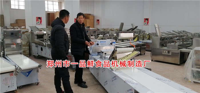 客戶考察燴面機多功能拉條機 客戶考察燴面機多功能拉條機