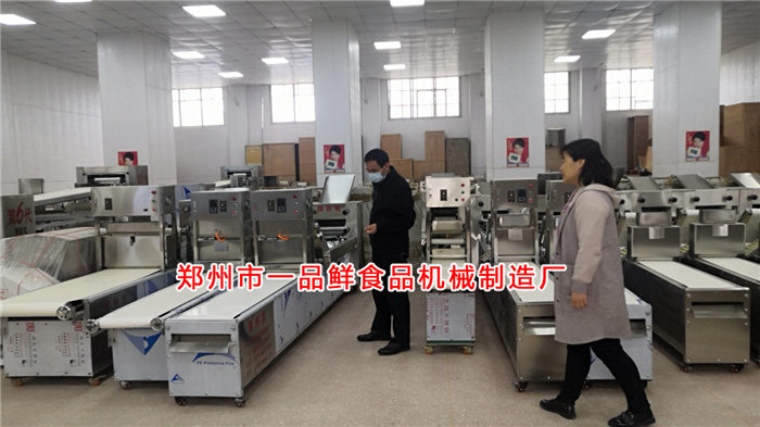 客戶考察批發用燴面機 客戶考察批發用燴面機