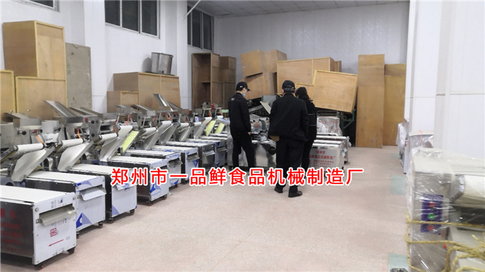 老客戶連夜前來考察多功能成型機設(shè)備 老客戶連夜前來考察多功能成型機設(shè)備