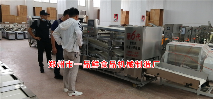 客戶考察第6代自循環揉壓機 客戶考察第6代自循環揉壓機