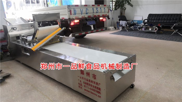 多功能燴面機(jī)整裝待發(fā) 多功能燴面機(jī)整裝待發(fā)