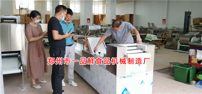 多功能面食設備開始生產調試 多功能面食設備開始生產調試