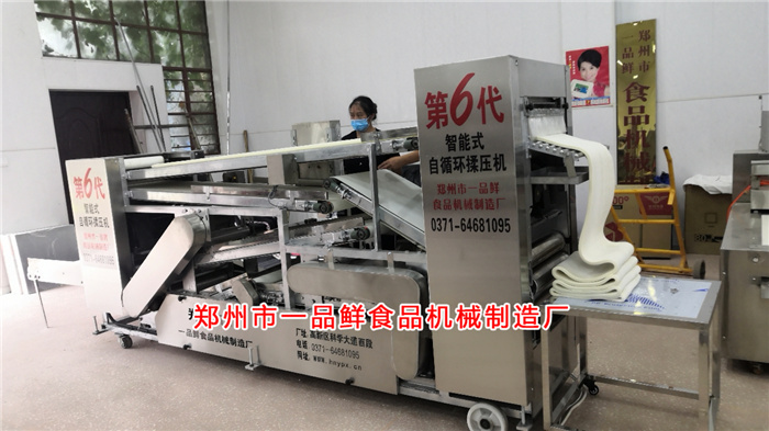 客戶觀看自循環揉壓設備調試 客戶觀看自循環揉壓設備調試